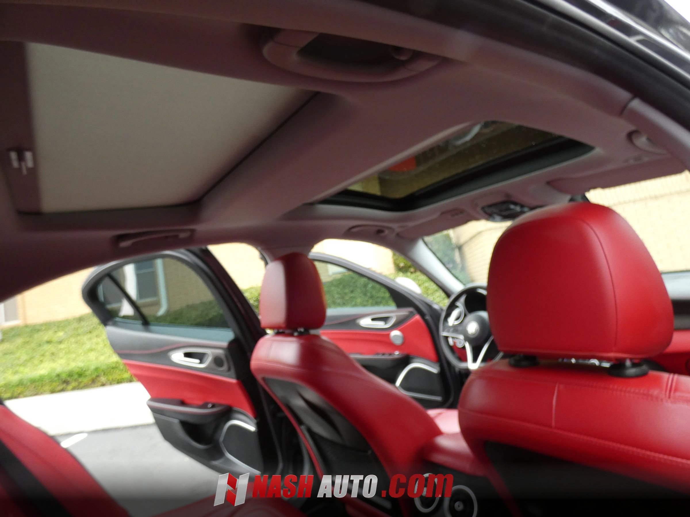 Used 2018 Alfa Romeo Giulia Ti w/ Quick Order Package 22X Lusso AWD/4WD image 43