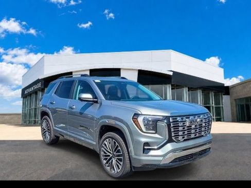 New 2027 GMC Terrain Denali w/ LPO, Black Badging Package AWD/4WD image 6