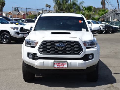 Used 2021 Toyota Tacoma TRD Sport w/ Technology Package RWD image 3