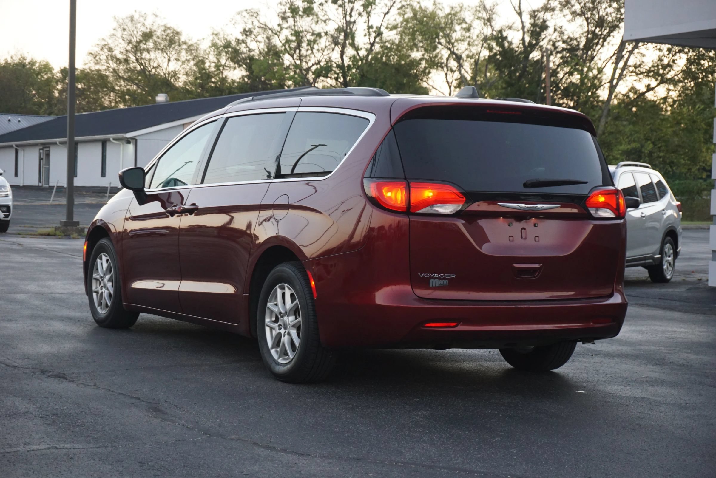 Used 2021 Chrysler Voyager Lxi FWD image 7