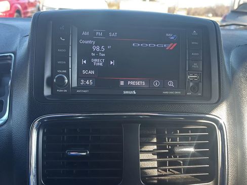 Used 2019 Dodge Grand Caravan GT image 2