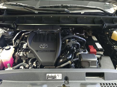 Used 2023 Toyota Highlander L image 24