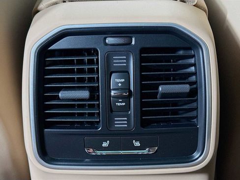 New 2025 Porsche Macan image 27