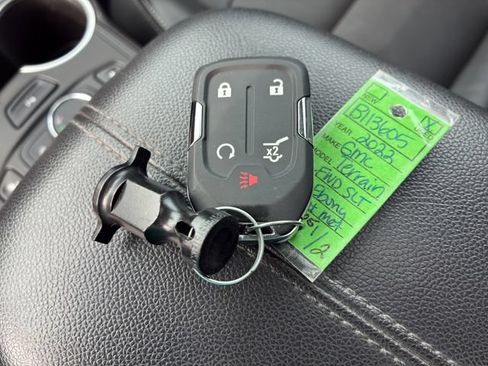 Used 2022 GMC Terrain SLT w/ Infotainment Package II FWD image 21