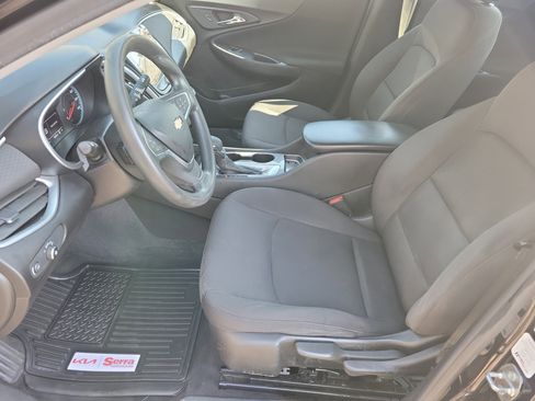 Used 2022 Chevrolet Malibu LS image 4