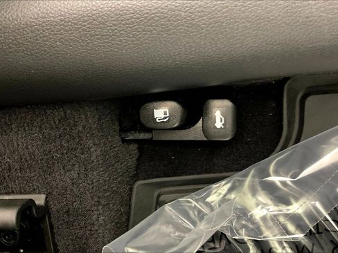 Used 2020 Hyundai Elantra Value Edition w/ Winter Weather Package FWD image 36