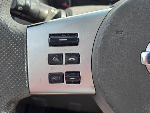 Used 2015 Nissan Frontier SV w/ SV Value Truck Package RWD image 19