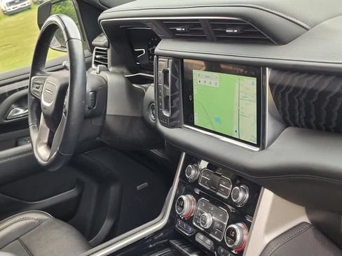 Used 2023 GMC Yukon Denali w/ Advanced Technology Package AWD/4WD image 25