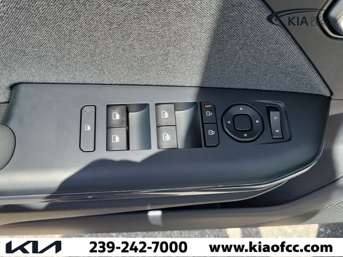 New 2025 Kia K4 EX FWD image 24