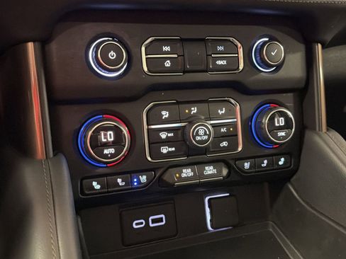 Used 2021 Chevrolet Tahoe High Country w/ Premium Package RWD image 16