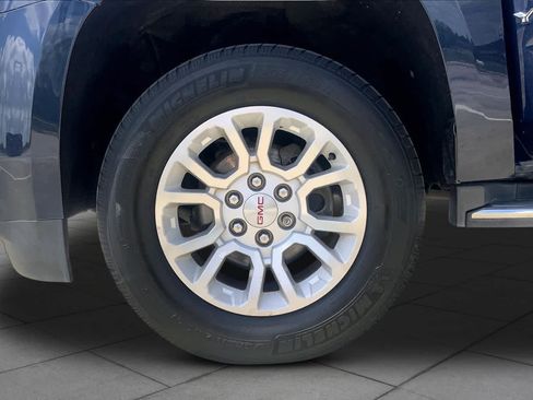 Used 2018 GMC Yukon SLE RWD image 10