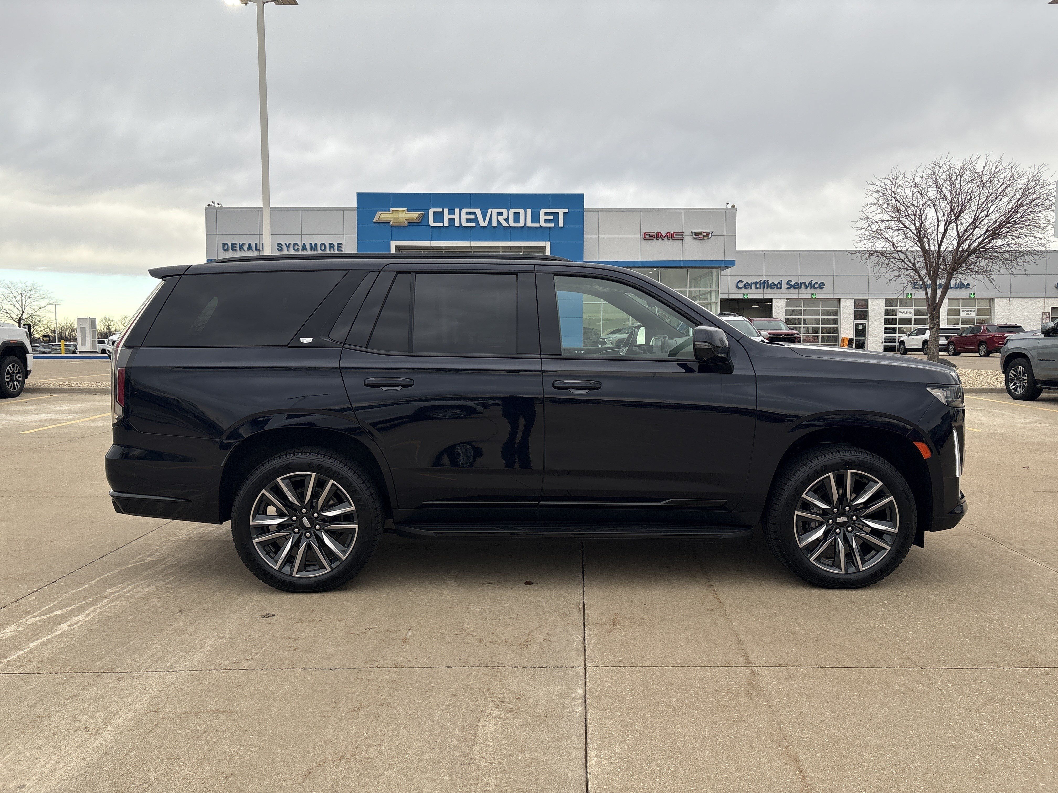 Used 2021 Cadillac Escalade Sport w/ Driver Assist Tech Package AWD/4WD image 8