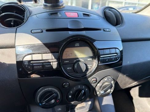 Used 2011 MAZDA MAZDA2 Touring FWD image 22