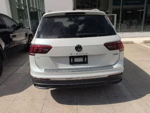 Certified 2023 Volkswagen Tiguan SE AWD/4WD image 3