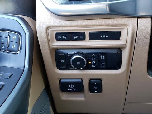 Used 2021 Ford F150 Lariat w/ Max Trailer Tow Package image 20