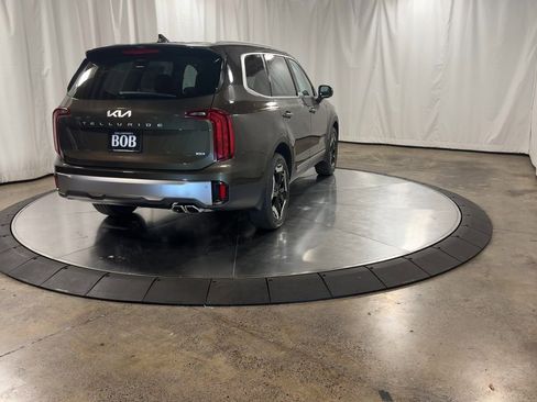 New 2025 Kia Telluride S image 9