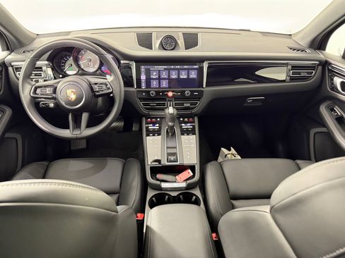 New 2025 Porsche Macan image 18