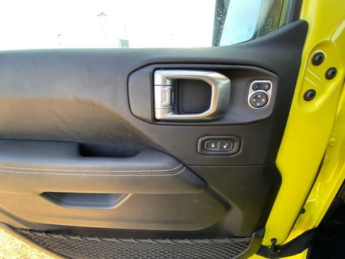 Used 2023 Jeep Wrangler Unlimited Rubicon 4xe AWD/4WD image 12