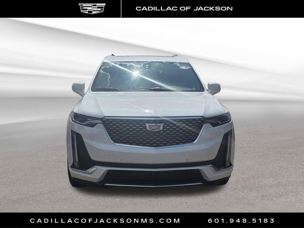 Certified 2024 Cadillac XT6 Luxury FWD image 2