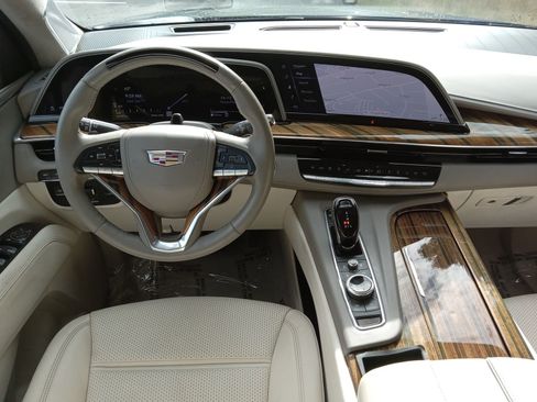 Used 2021 Cadillac Escalade Premium Luxury Platinum image 12