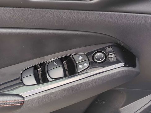 Used 2024 Nissan Altima 2.5 SR FWD image 21