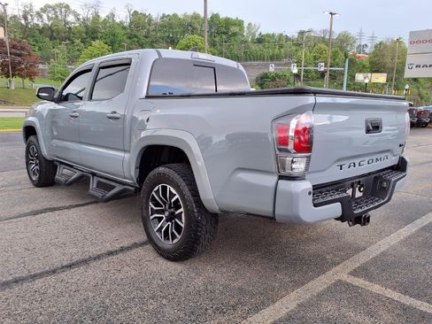 Used 2020 Toyota Tacoma TRD Sport w/ Technology Package AWD/4WD image 5