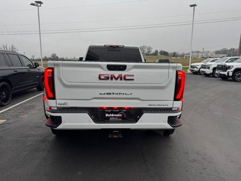 Used 2024 GMC Sierra 3500 Denali image 7
