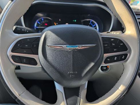 Used 2020 Chrysler Pacifica Limited w/ Advanced Safetytec Group image 11