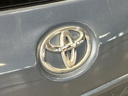 Used 2014 Toyota Sienna XLE image 34