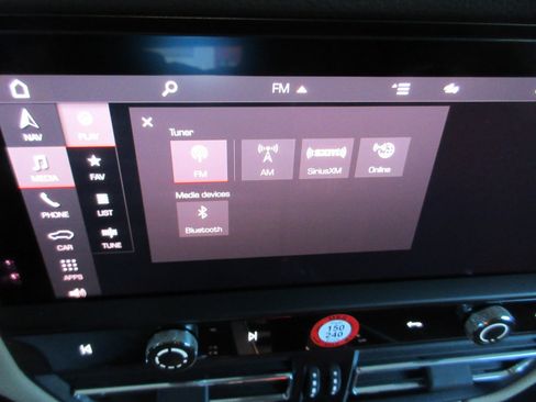 Used 2024 Porsche Macan image 62