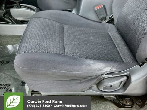 Used 2001 Nissan Frontier XE AWD/4WD image 17