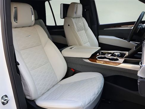 Certified 2025 Cadillac Escalade Sport Platinum image 24