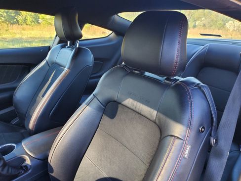 Used 2017 Ford Mustang GT Premium image 22