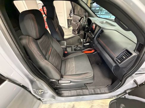 Used 2022 Nissan Frontier PRO-4X w/ Off-Road Protection Package AWD/4WD image 41