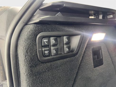 Used 2021 BMW X7 xDrive40i w/ Premium Package image 90