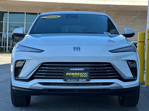 Used 2025 Buick Envista Preferred w/ Convenience I Package image 9