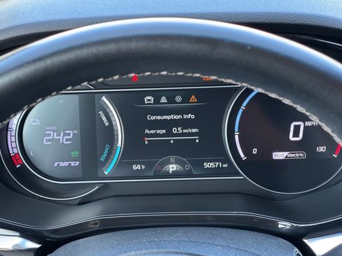 Used 2022 Kia Niro EX image 12