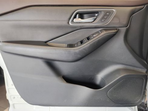 Used 2021 Nissan Rogue SL FWD image 28