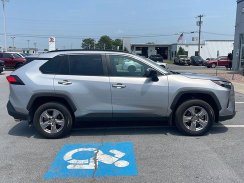 Used 2025 Toyota RAV4 LE AWD/4WD image 2