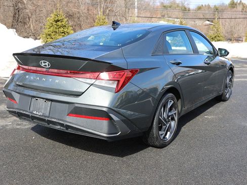 Used 2025 Hyundai Elantra SEL image 7