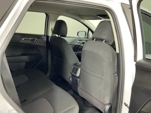Used 2025 Kia Sportage LX FWD image 15