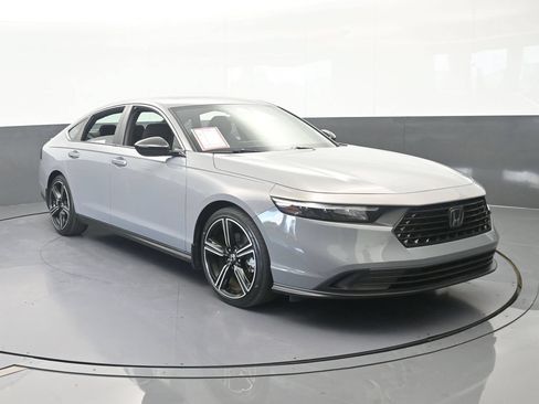 Used 2024 Honda Accord Sport image 9