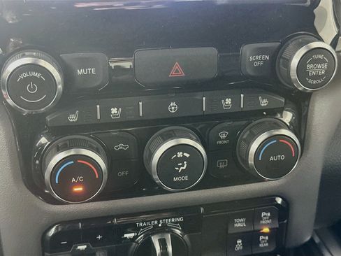 Used 2022 RAM 1500 Laramie AWD/4WD image 24