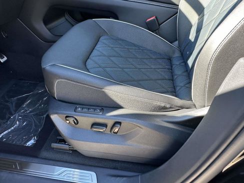 New 2026 Volkswagen Atlas Cross Sport SEL Premium R-Line image 18