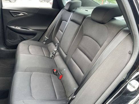 Used 2018 Chevrolet Malibu LT FWD image 18
