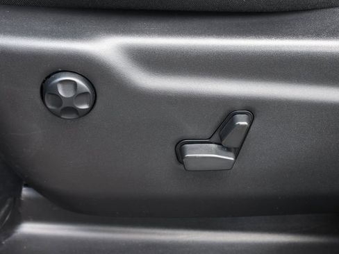 Used 2021 Jeep Grand Cherokee Laredo X image 16