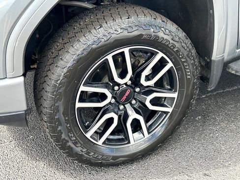 Certified 2025 GMC Sierra 1500 AT4 w/ AT4 Premium Package AWD/4WD image 11