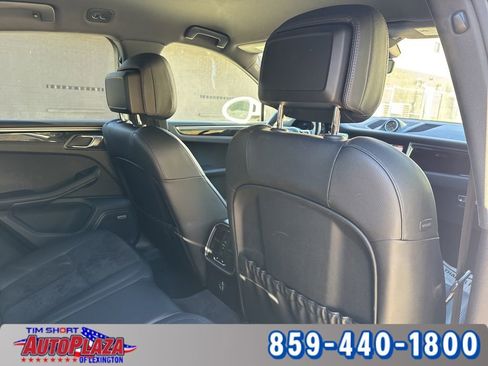 Used 2020 Porsche Macan image 48