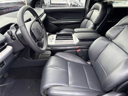 New 2025 Lincoln Navigator L Reserve w/ Jet Appearance Package image 23