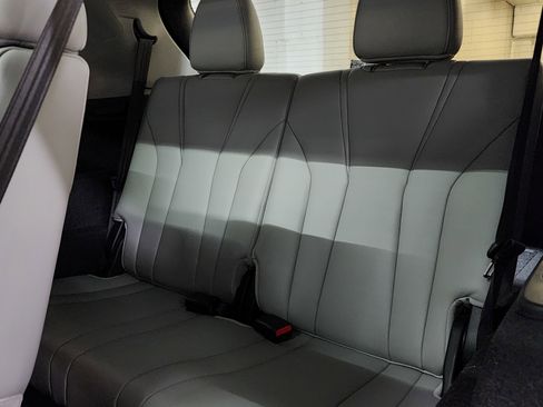 Certified 2024 Acura MDX w/Technology Package image 18